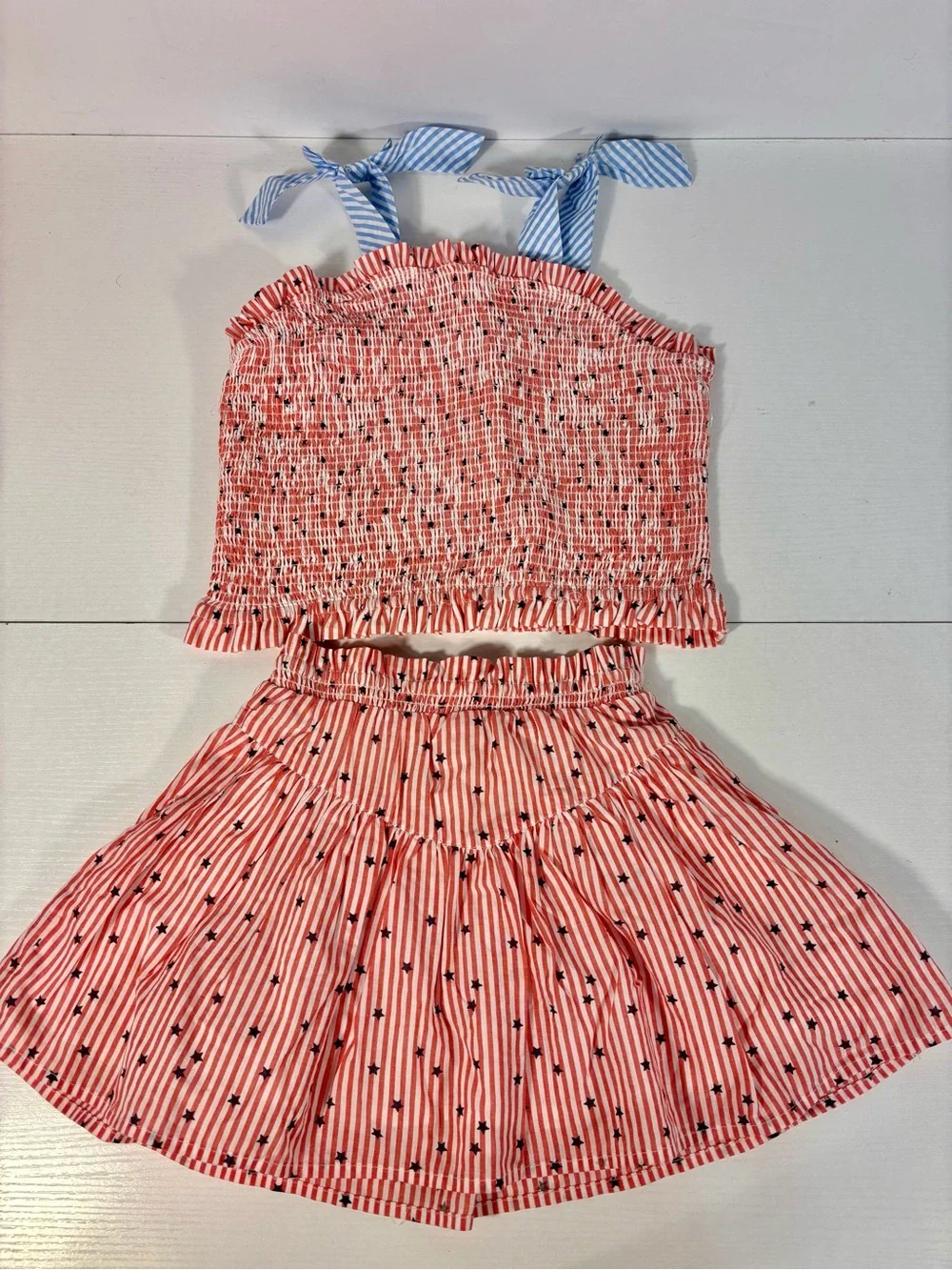 NWT Tommy Bahama Kids Girls 4/5 2 Piece Patriotic Smocked Top Shorts Set